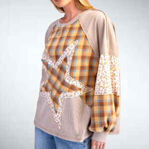 Easel Oversized Mix and Match Star Patched Top in Mushroom Size S